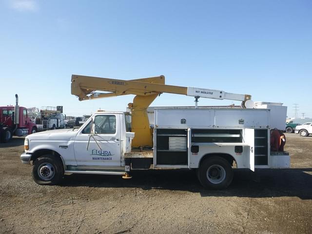 Image of Ford F-450 equipment image 4
