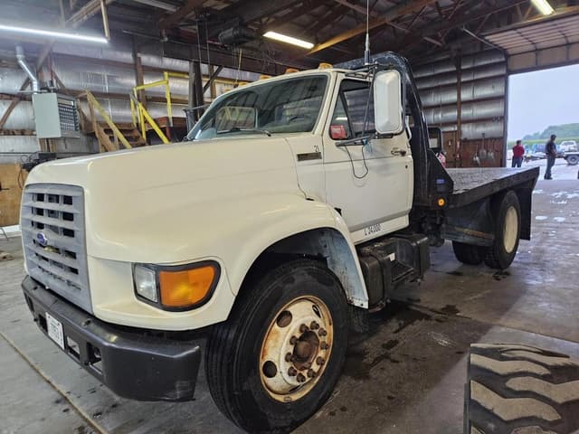 Image of Ford F700 equipment image 3