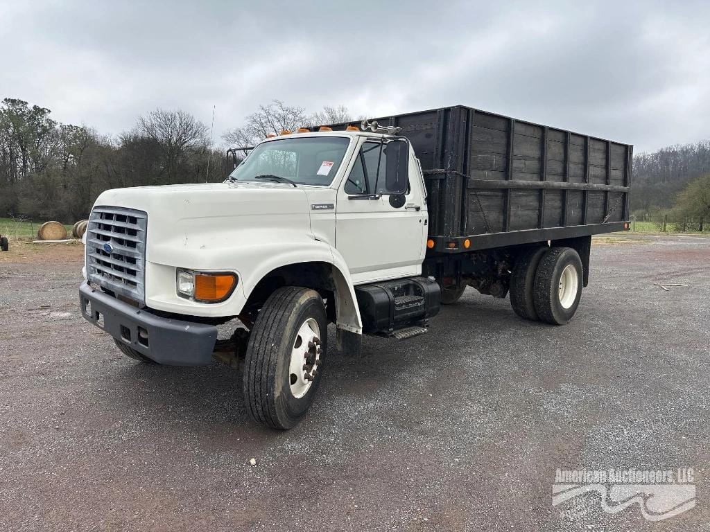 1997 Ford F-700 Equipment Image0