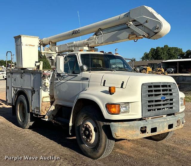 Image of Ford F-800 equipment image 2