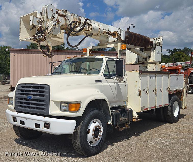 Image of Ford F-800 Primary image