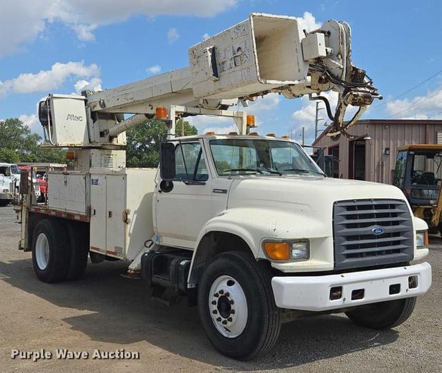 Image of Ford F-800 equipment image 2