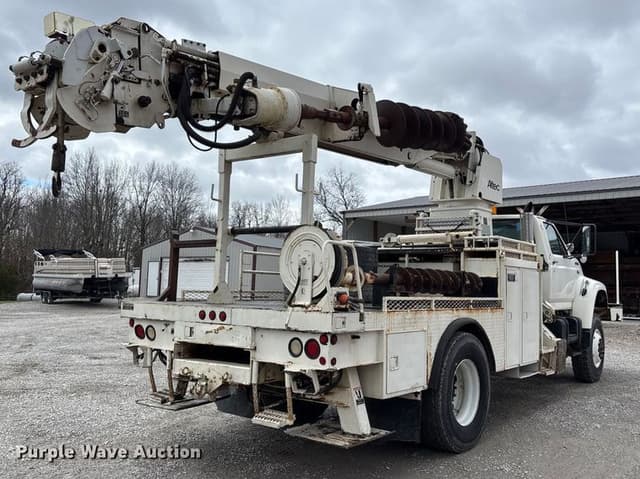 Image of Ford F-800 equipment image 4