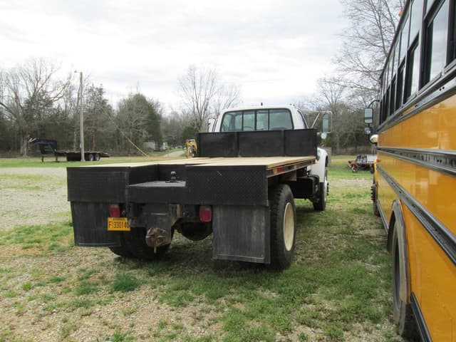 Image of Ford F-800 equipment image 2