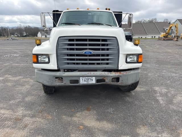 Image of Ford F-800 equipment image 4