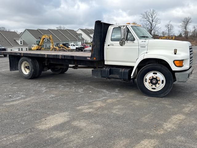 Image of Ford F-800 equipment image 3