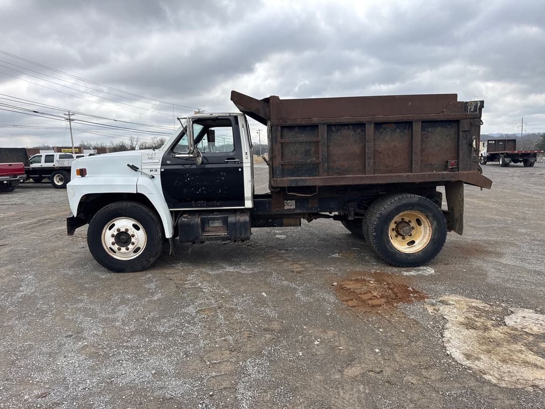 Image of Ford F-800 Image 0