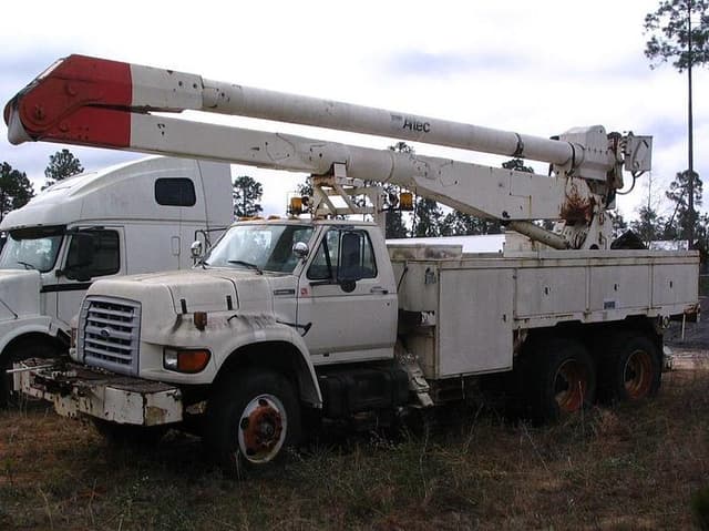 Image of Ford FT900 equipment image 3