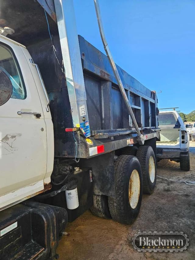 Image of Ford FT900 equipment image 2