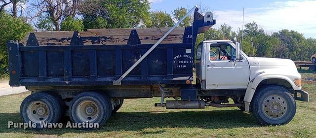 Image of Ford FT900 equipment image 3