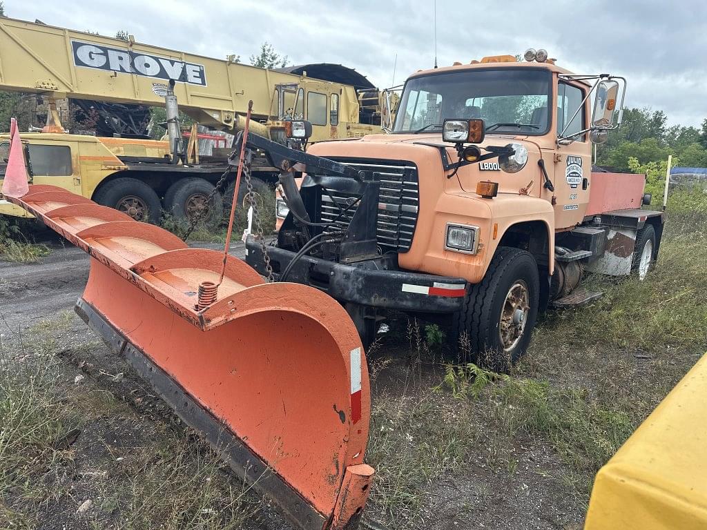 Image of Ford L8000 Primary image