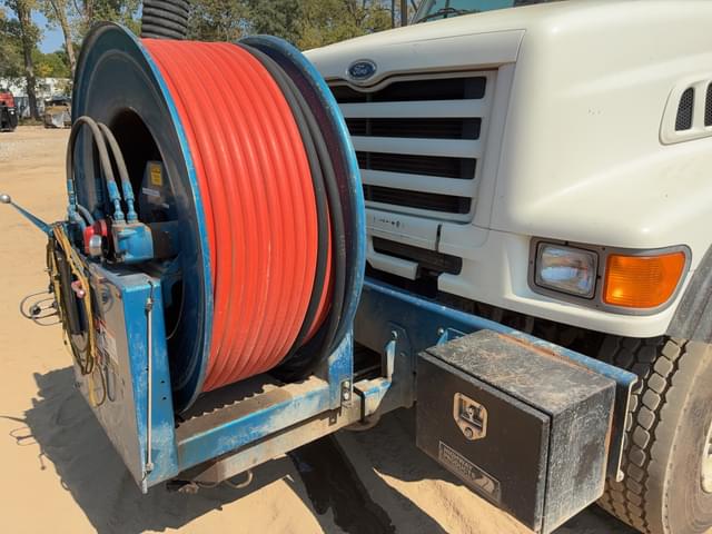 Image of Ford L8501 equipment image 1
