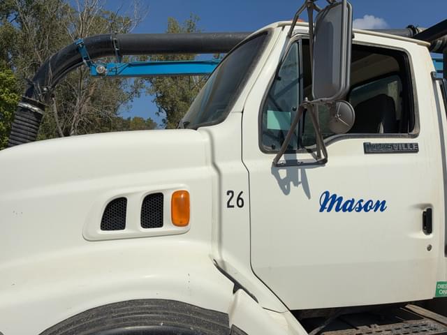 Image of Ford L8501 equipment image 2