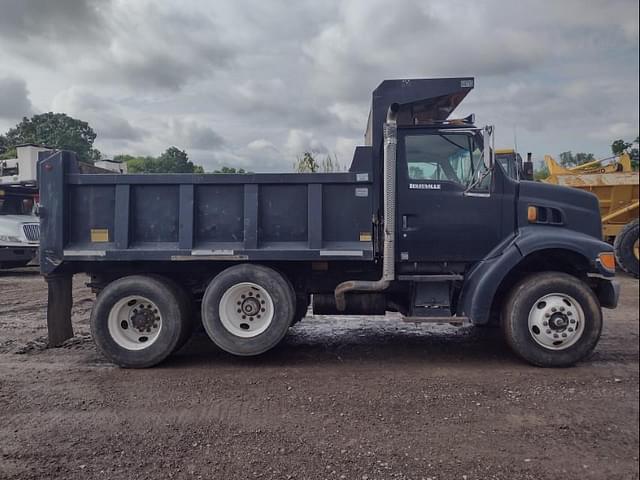 Image of Ford L8501 equipment image 2