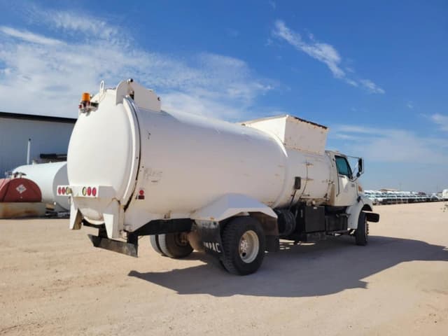 Image of Ford L8513 equipment image 4