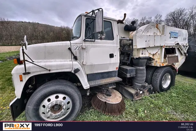 Image of Ford L9000 equipment image 1