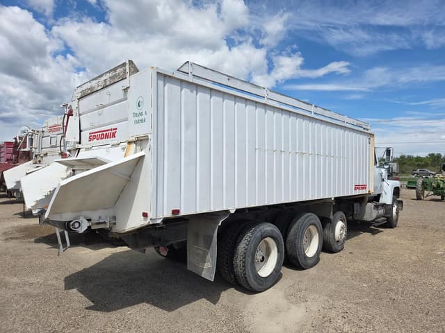 Image of Ford L9000 equipment image 3