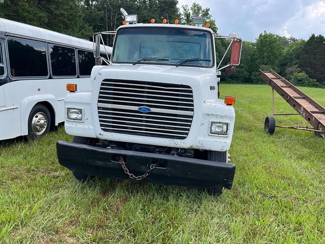 Image of Ford L9000 equipment image 1