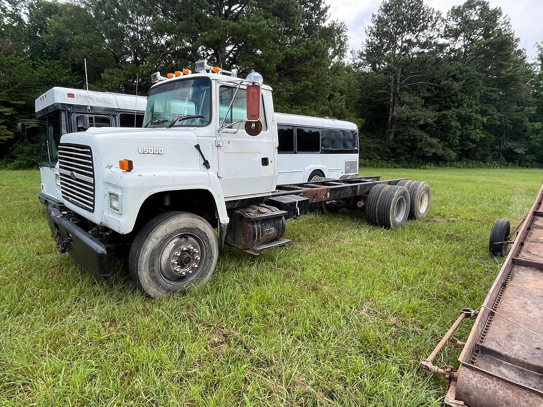Image of Ford L9000 Primary image