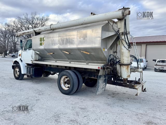 Image of Ford LN8000 equipment image 3