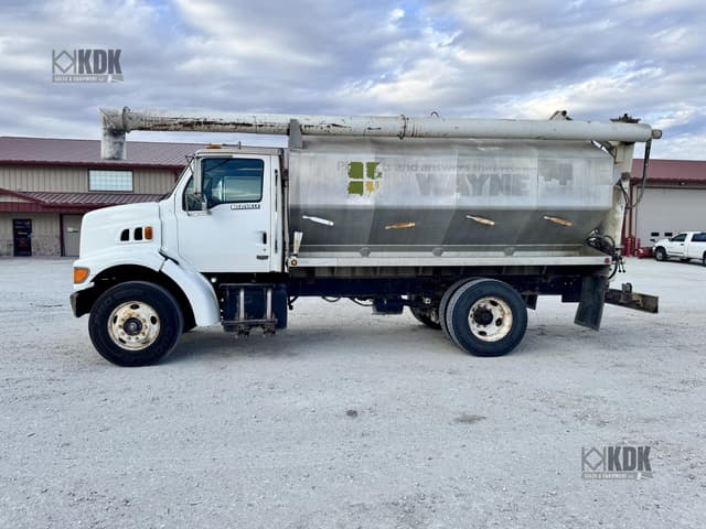 Image of Ford LN8000 equipment image 2