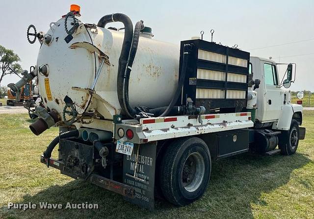 Image of Ford LN8000 equipment image 4