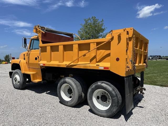 Image of Ford LNT8000 equipment image 2