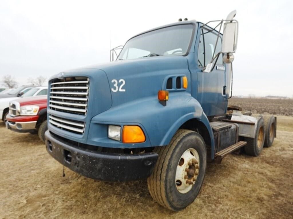 1997 Ford Louisville Equipment Image0