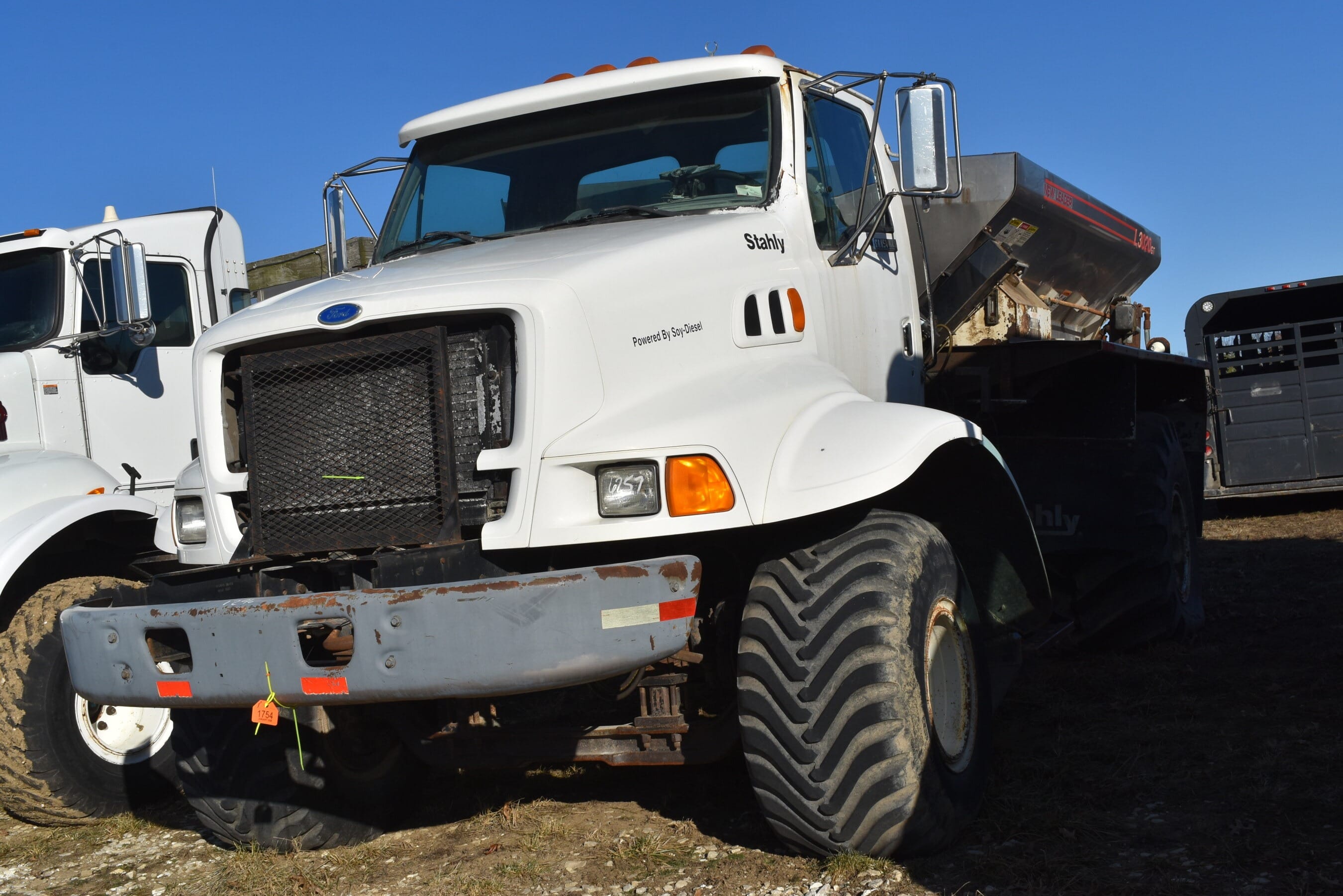 1997 Ford Louisville Equipment Image0