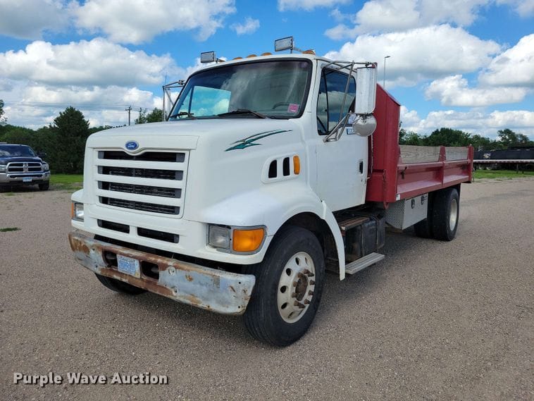 1997 Ford Louisville Equipment Image0