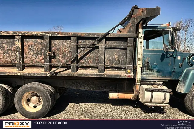 Image of Ford LT8000 equipment image 1