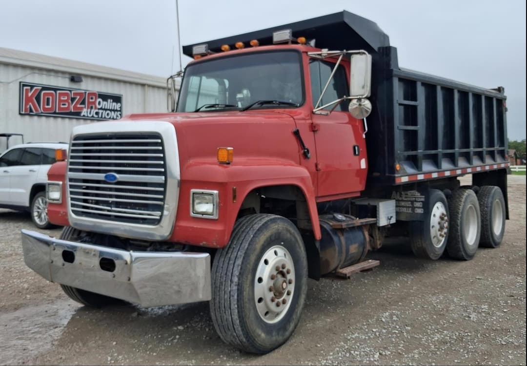Image of Ford LT8000 Primary image