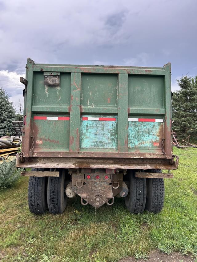 Image of Ford LT8000 equipment image 3