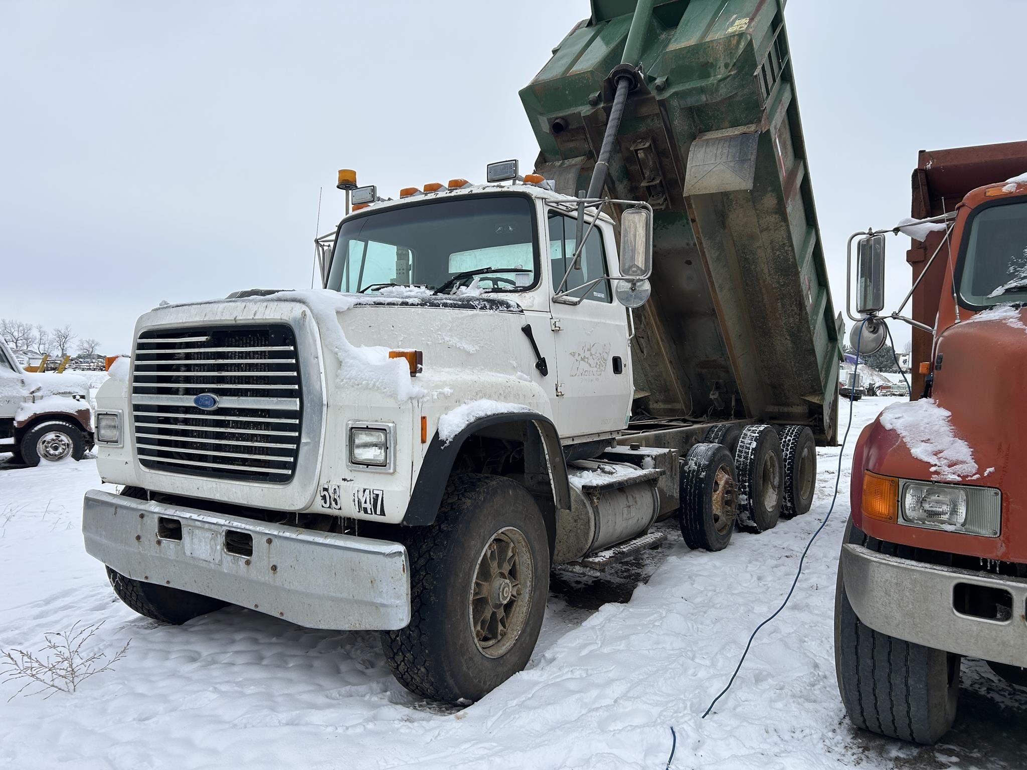 1997 Ford LT8000 Equipment Image0