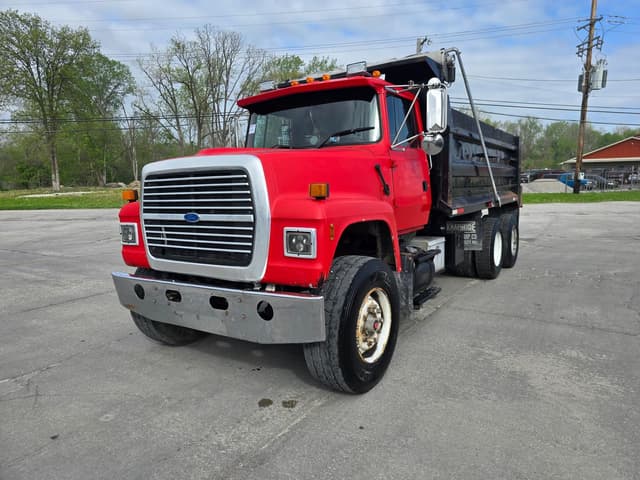 Image of Ford LT8000 equipment image 1