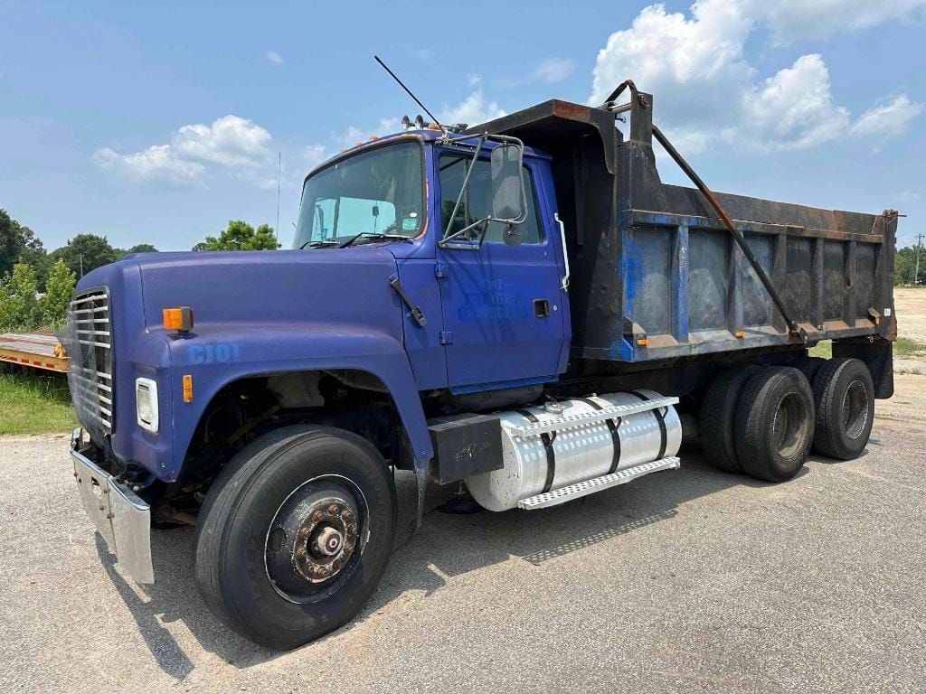 1997 Ford LT9000 Equipment Image0