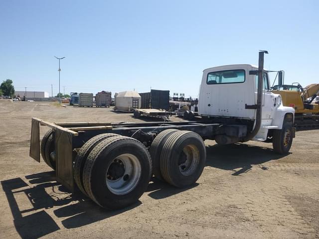 Image of Ford LT9000 equipment image 2