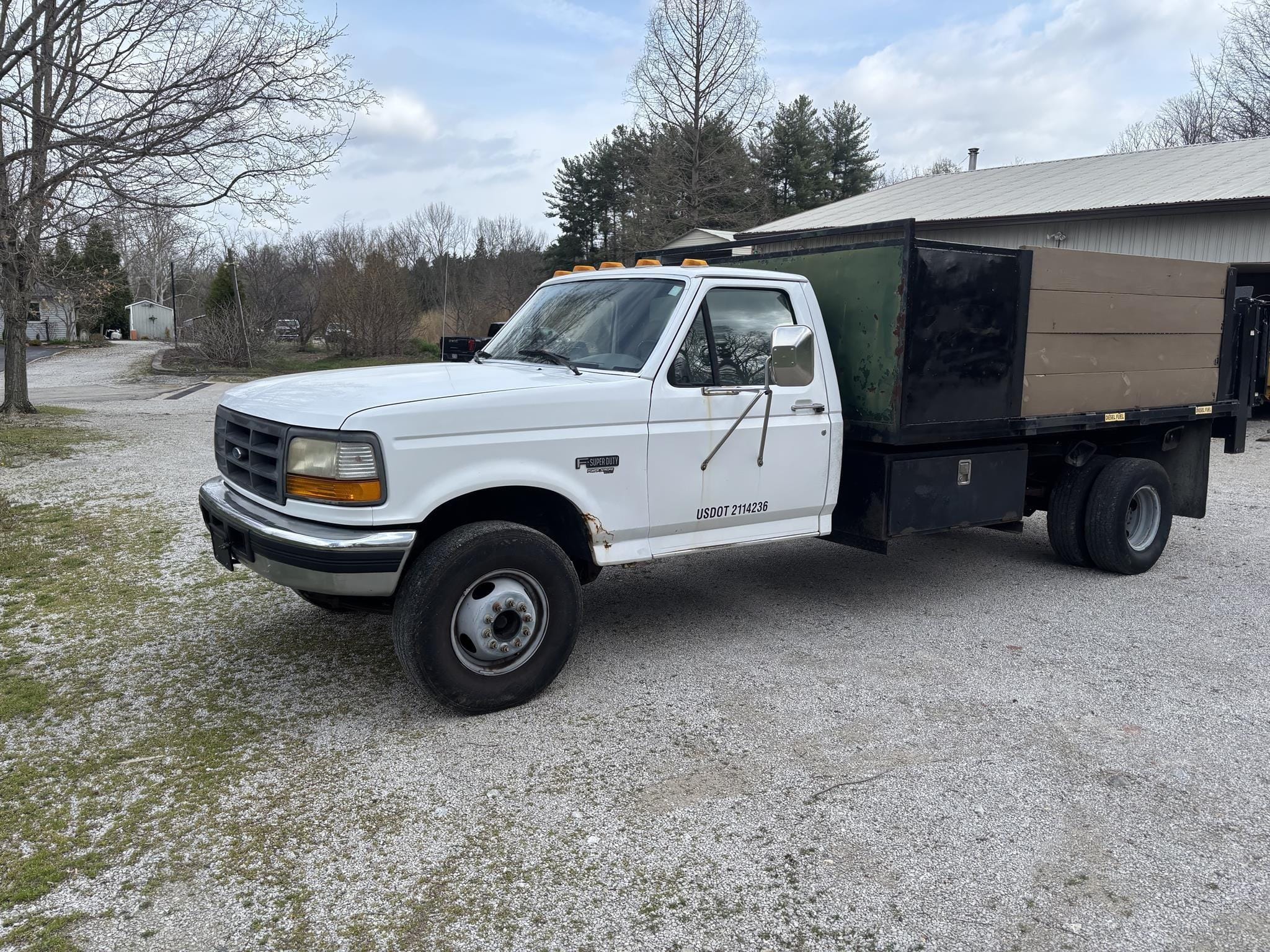 1997 Ford F-Super Duty Equipment Image0