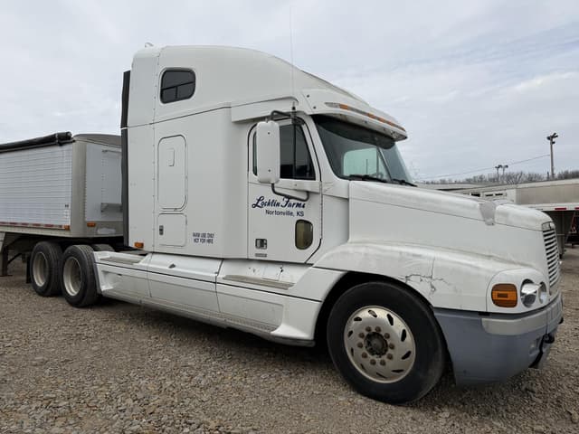 Image of Freightliner Century 120 equipment image 1