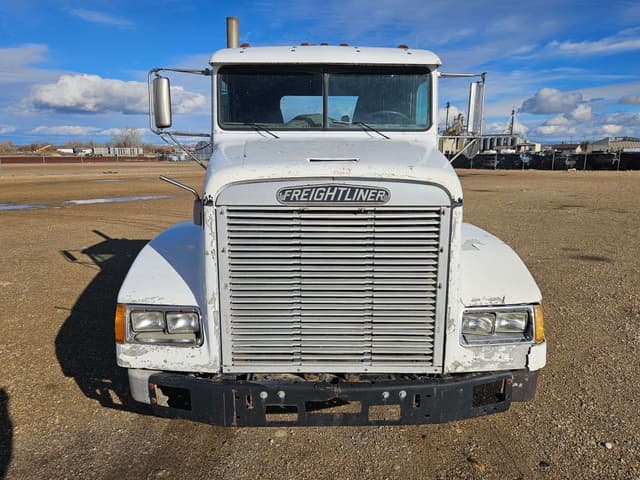 Image of Freightliner Day Cab Truck equipment image 2