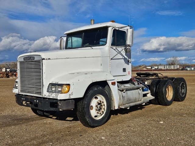 Image of Freightliner Day Cab Truck equipment image 1