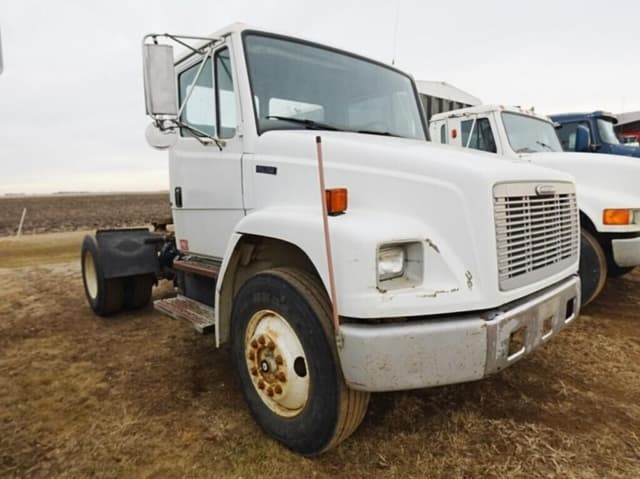 Image of Freightliner FL70 equipment image 1