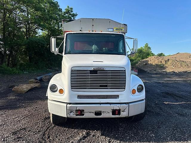 Image of Freightliner FL112 equipment image 1