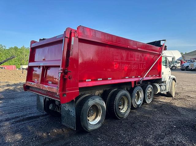 Image of Freightliner FL112 equipment image 4