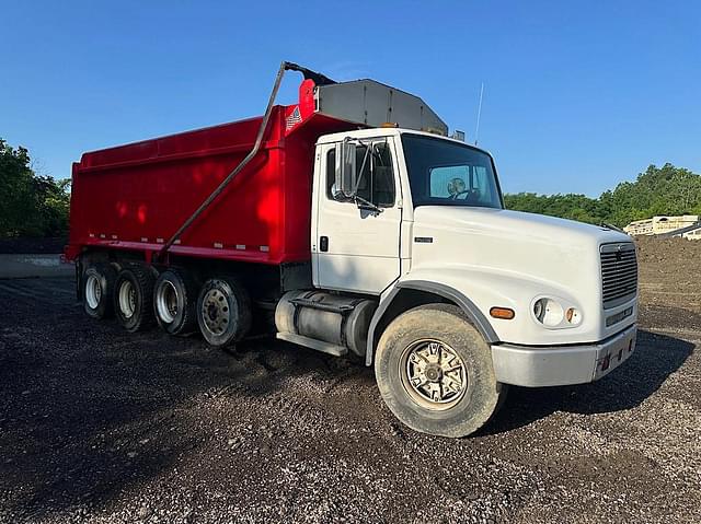 Image of Freightliner FL112 equipment image 2