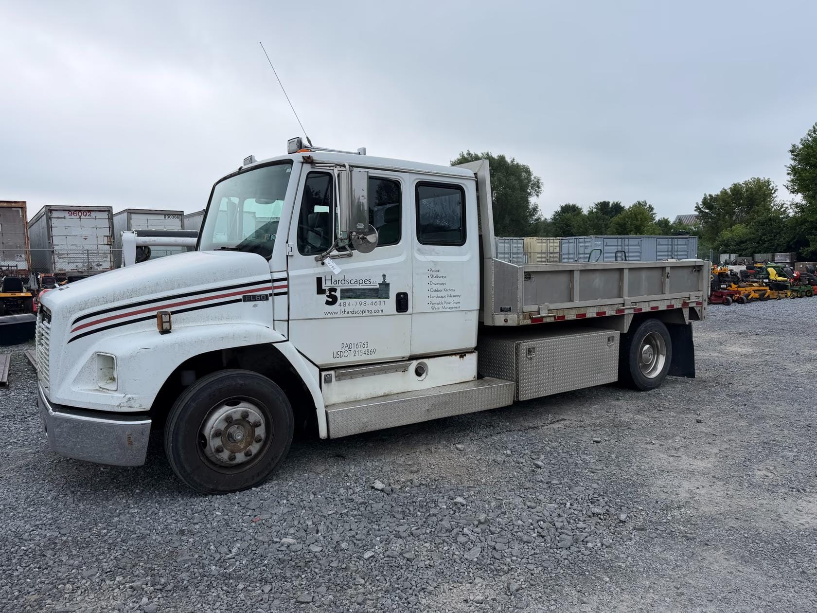 1997 Freightliner FL60 Equipment Image0