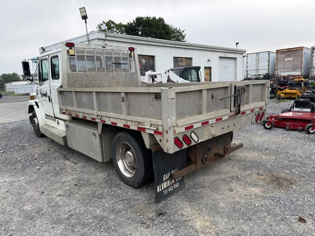 Image of Freightliner FL60 equipment image 3