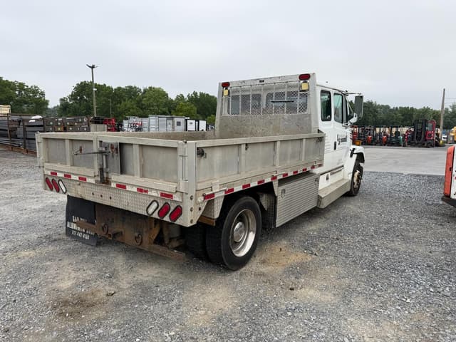 Image of Freightliner FL60 equipment image 2