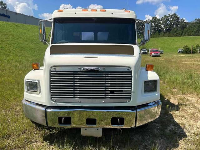 Image of Freightliner FL60 equipment image 1