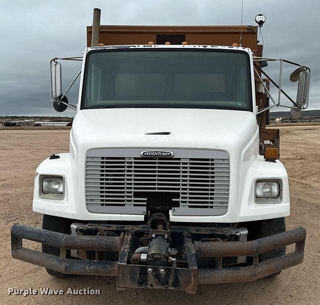 Image of Freightliner FL70 equipment image 1